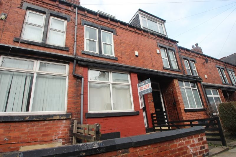 6 bed end terrace house to rent in Hartley Grove, Woodhouse, Leeds LS6, £347 pppm