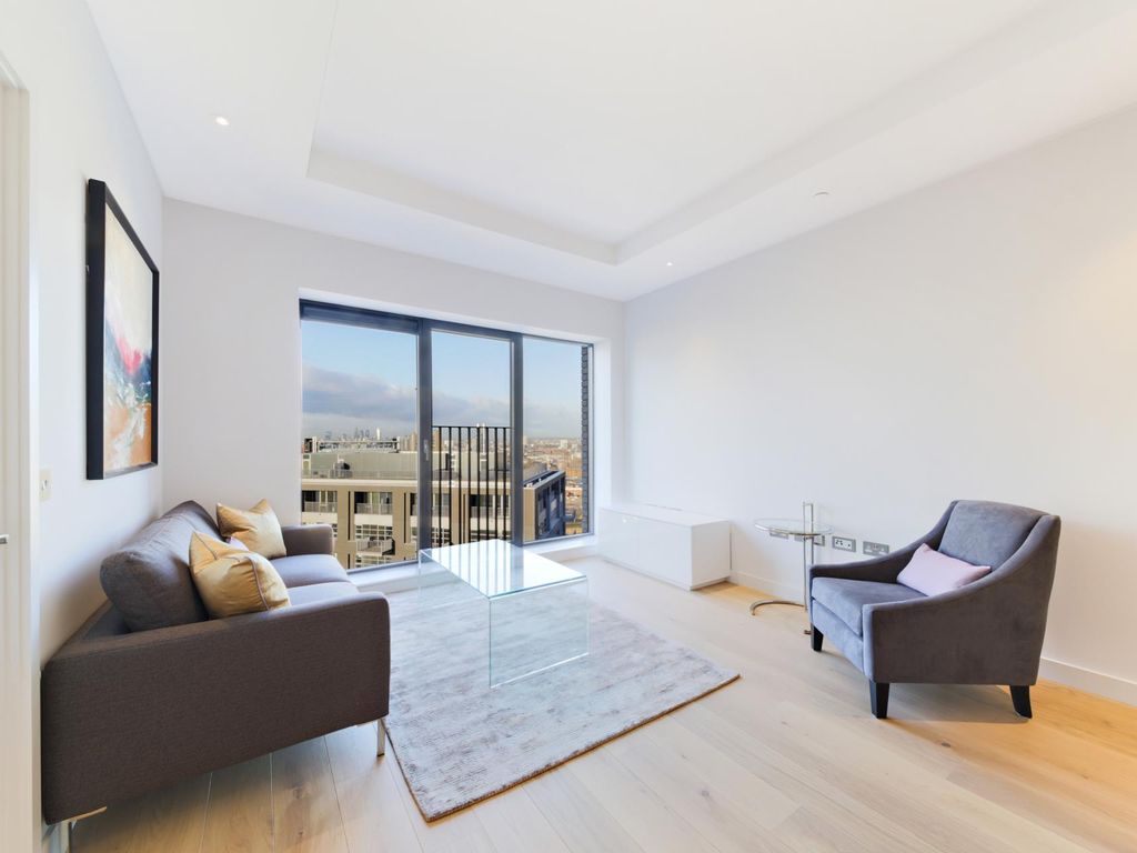 1 bed flat for sale in Montagu House, London City Island, London E14, £499,950