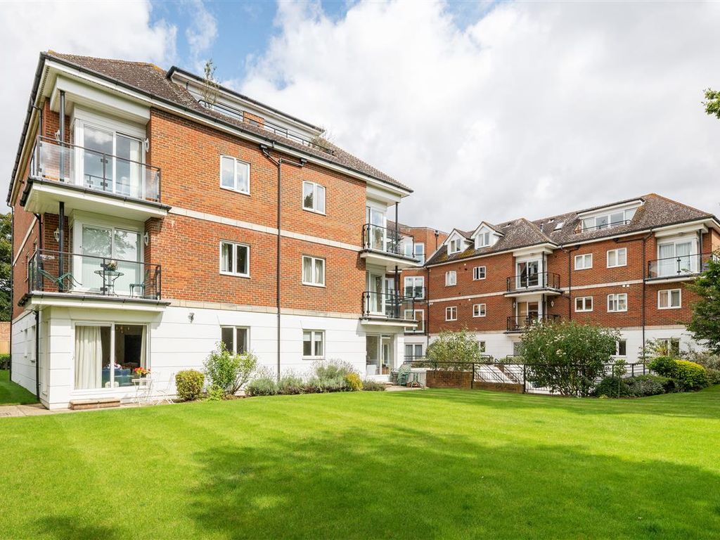 1 bed flat for sale in Marian Lodge, 5 The Downs, Wimbledon SW20, £475,000