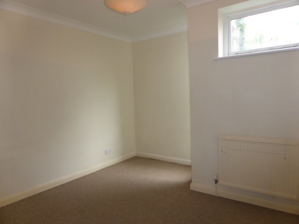2 bed flat to rent in Moulsecoomb Place, Lewes Road, Brighton BN2, £1,400 pcm