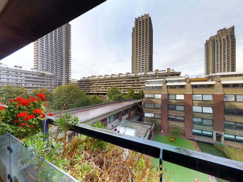 1 bed flat to rent in Mountjoy House, Barbican EC2Y, £2,600 pcm