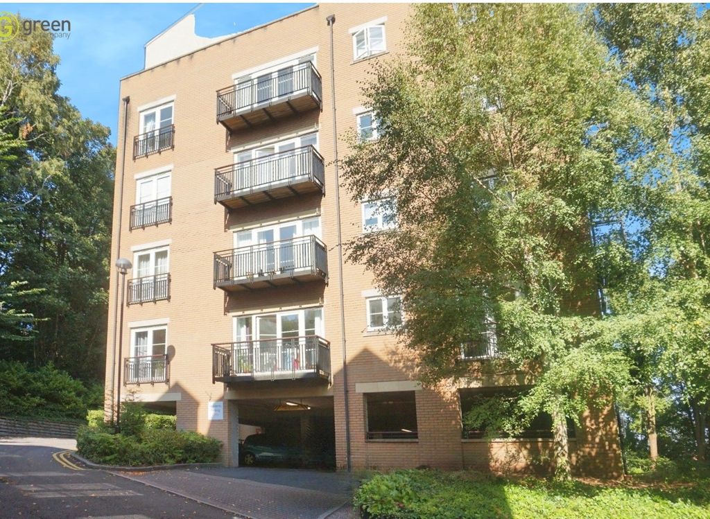 3 bed flat for sale in Caversham Place, Sutton Coldfield B73, £275,000