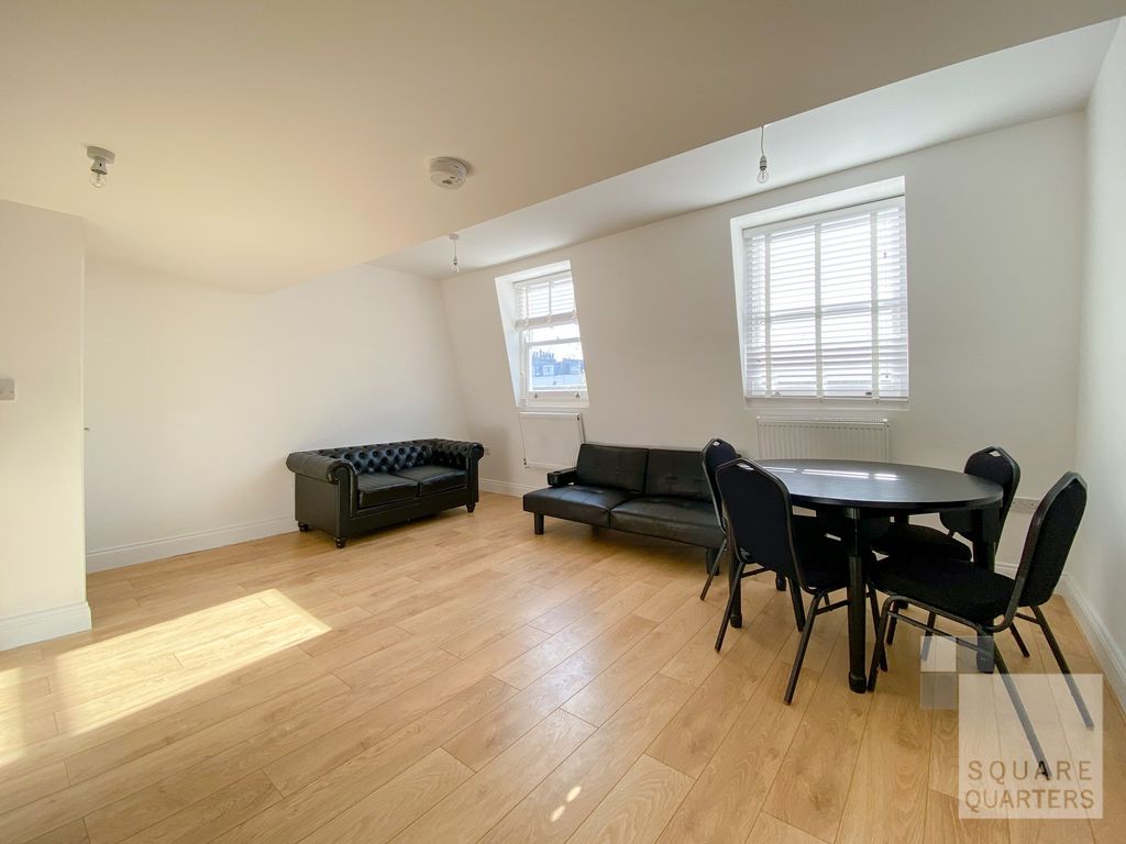 3 bed flat for sale in Caledonian Road, Islington N1, £525,000