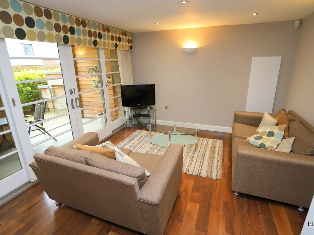 2 bed flat to rent in River Court, Green Lane, Durham DH1, £2,100 pcm