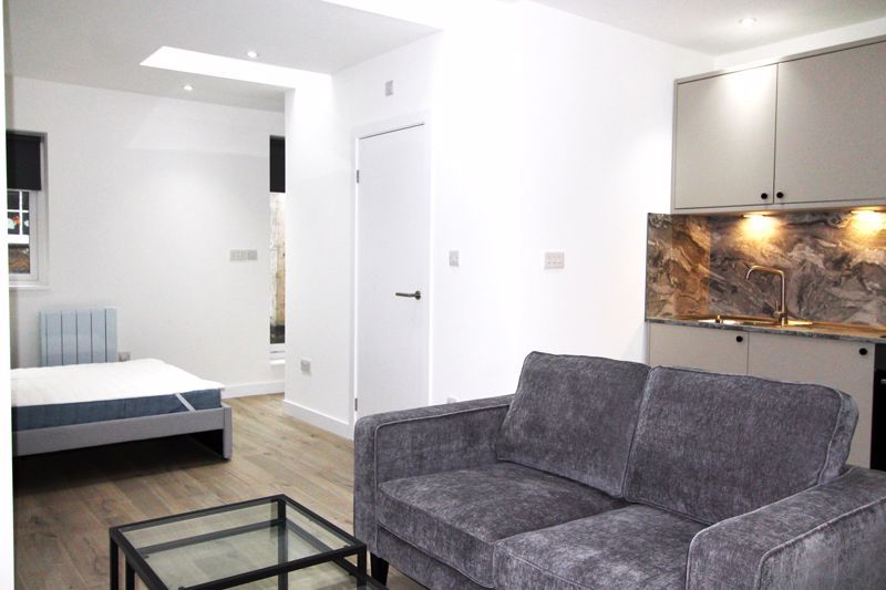 Studio to rent in Fashion Street, London E1, £1,850 pcm