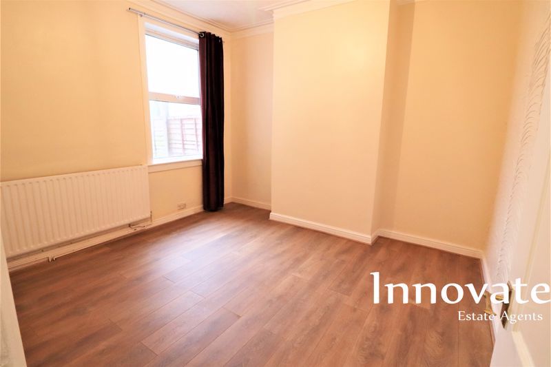 2 bed flat to rent in Lea Road, Wolverhampton WV3, £875 pcm