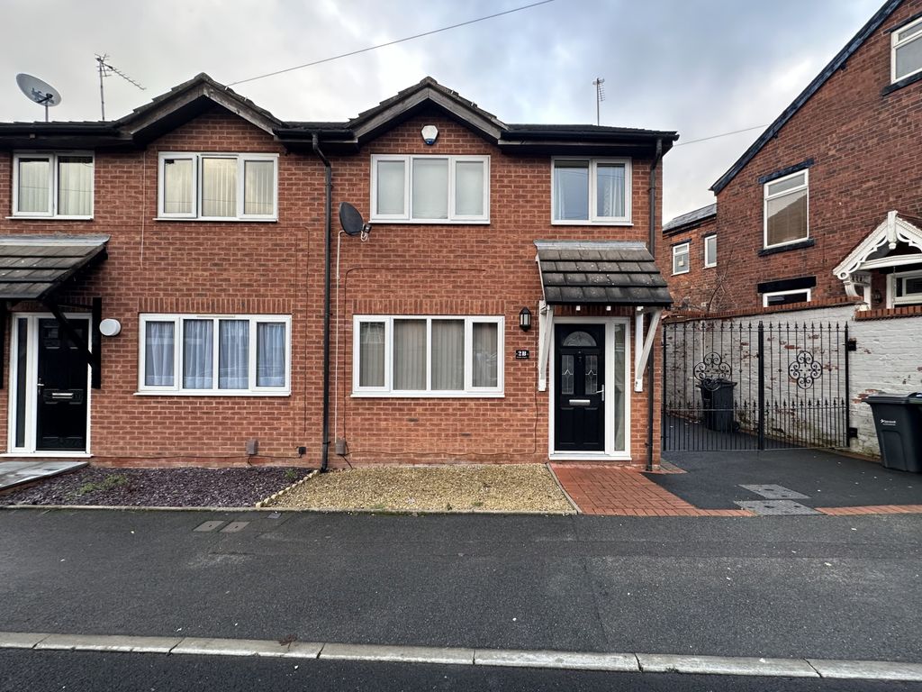 3 bed semi-detached house to rent in Barrs Street, Oldbury B68, £1,100 pcm