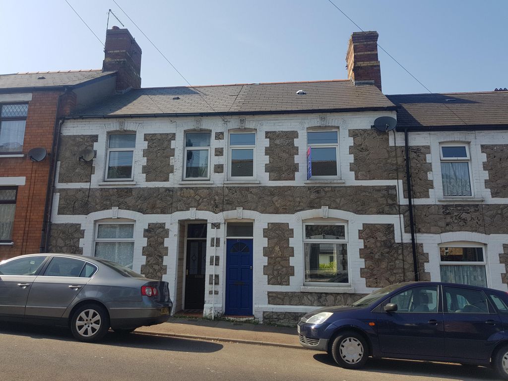 2 bed property to rent in Church Road, Barry CF63, £925 pcm