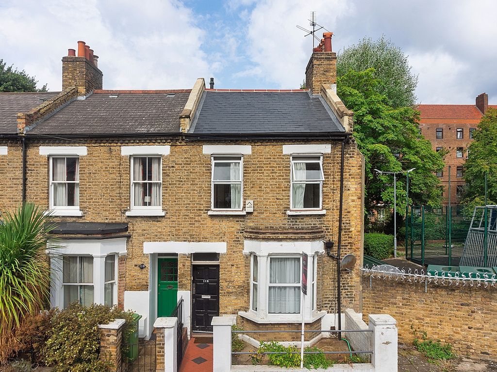 4 bed terraced house to rent in Astbury Road, London SE15, £3,467 pcm