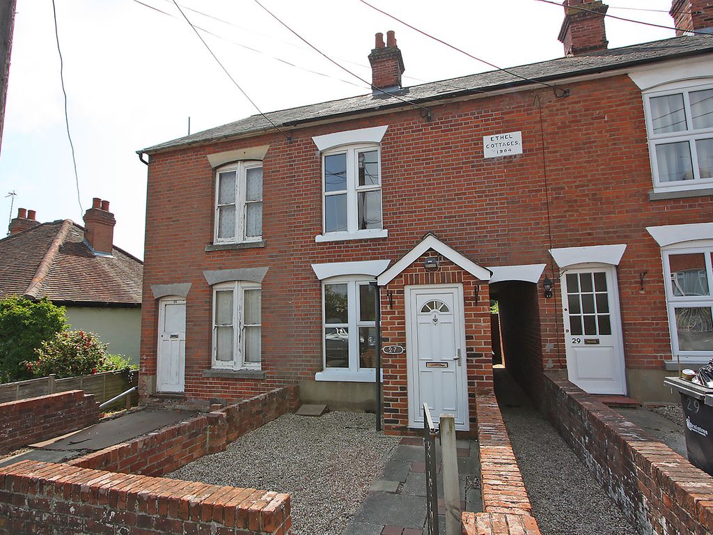 2 bed terraced house to rent in Alexandra Road, Sible Hedingham CO9, £900 pcm