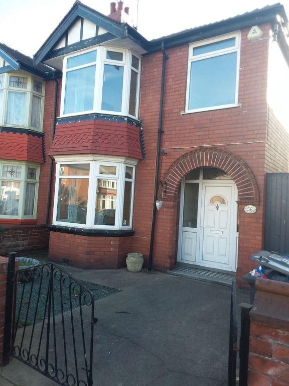 3 bed semi-detached house to rent in Manor Drive, Doncaster DN2, £825 pcm