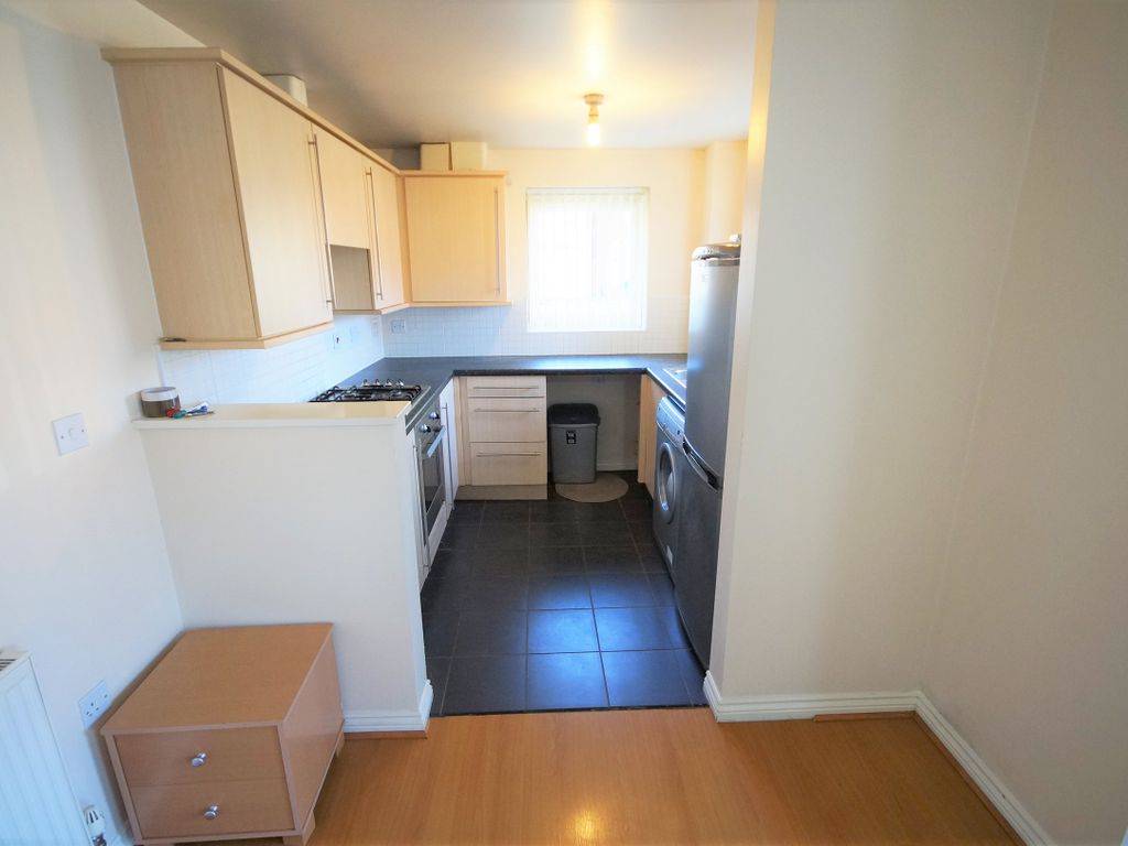 2 bed flat to rent in Thackhall Street, Stoke, Coventry CV2, £850 pcm