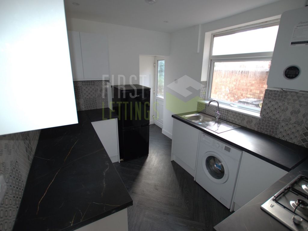 3 bed terraced house to rent in Hazel Street, Aylestone LE2, £444 pcm