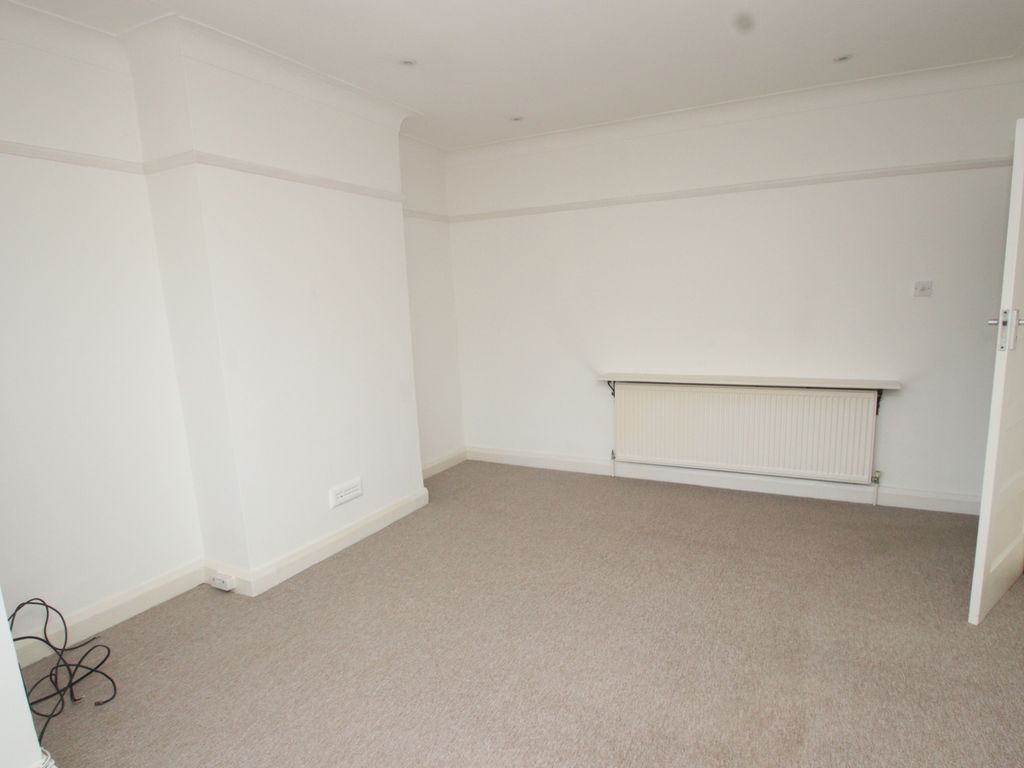2 bed maisonette to rent in Ethelbert Close, Bromley BR1, £1,600 pcm