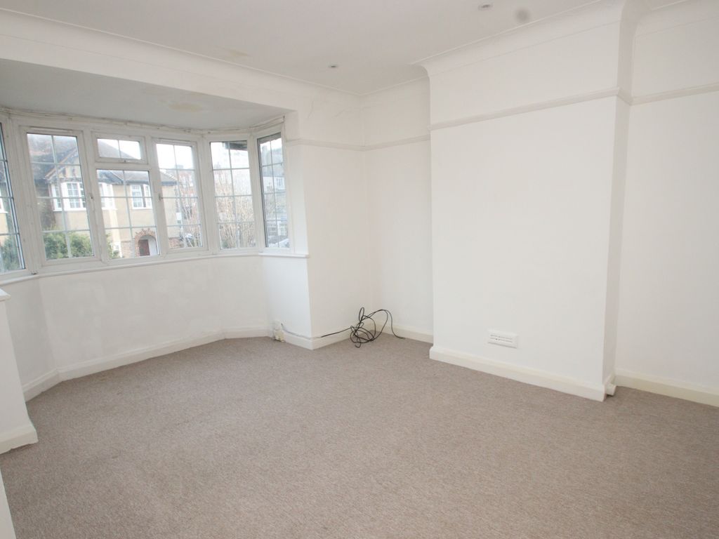 2 bed maisonette to rent in Ethelbert Close, Bromley BR1, £1,600 pcm