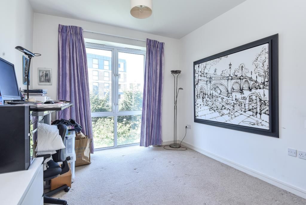 2 bed flat to rent in Kew, Surrey TW9, £3,500 pcm