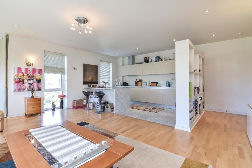 2 bed flat to rent in Kew, Surrey TW9, £3,500 pcm