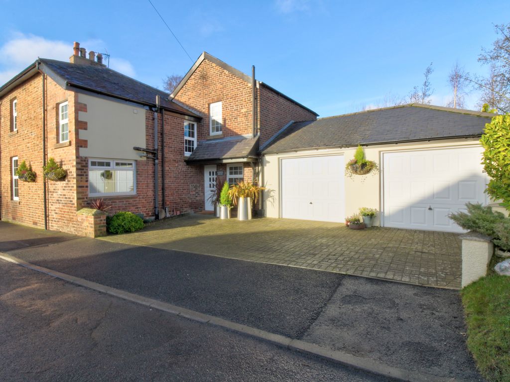 3 bed semi-detached house for sale in Cargo, Carlisle CA6, £375,000