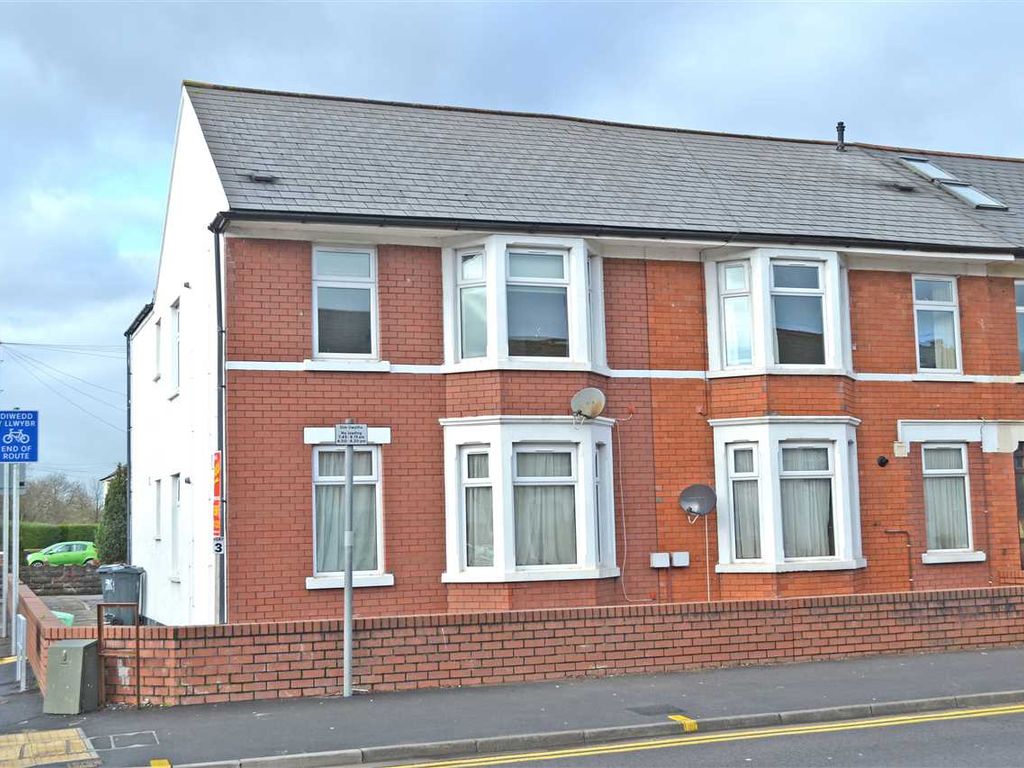 2 bed flat to rent in Caerphilly Road, Birchgrove, Cardiff CF14, £950 pcm