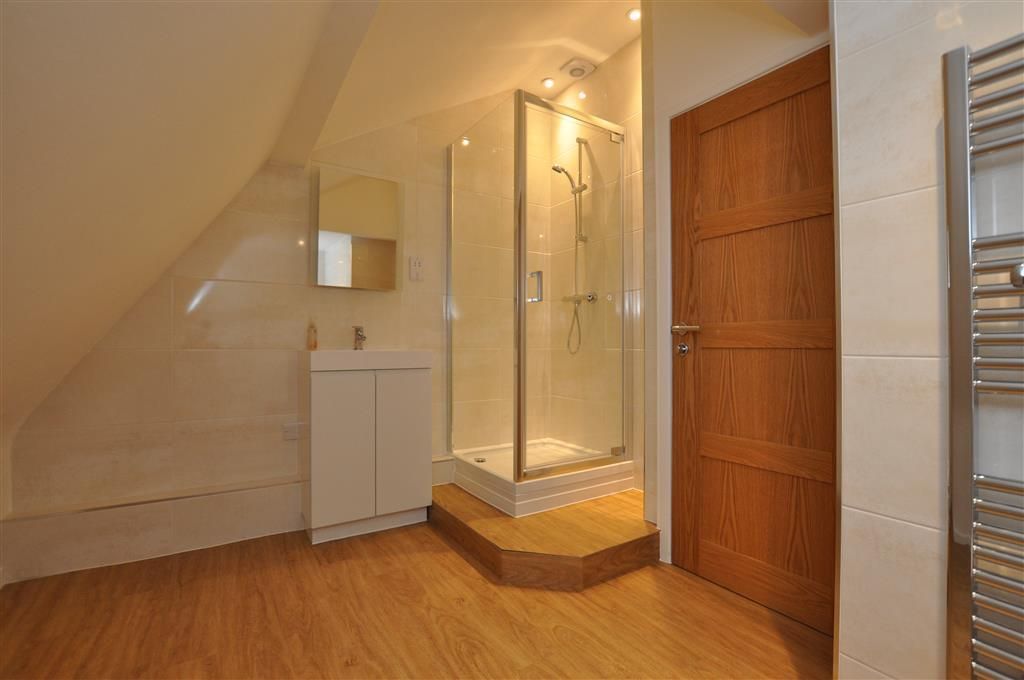 2 bed flat to rent in Market Place, Saffron Walden CB10, £1,375 pcm