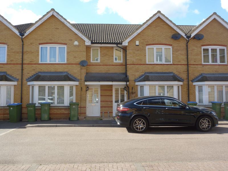 3 bed terraced house to rent in Stanley Close, London SE9, £1,950 pcm