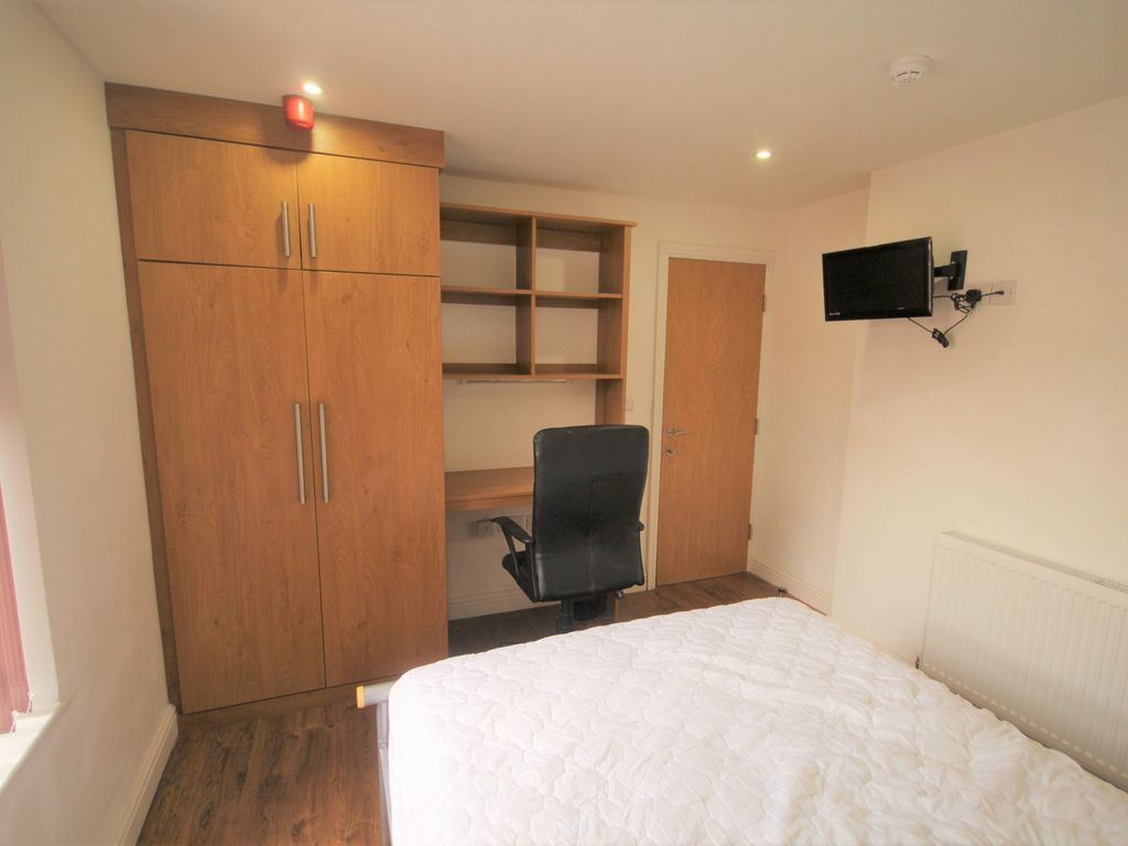 4 bed terraced house to rent in Plungington Road, Preston, Lancashire PR1, £2,007 pcm