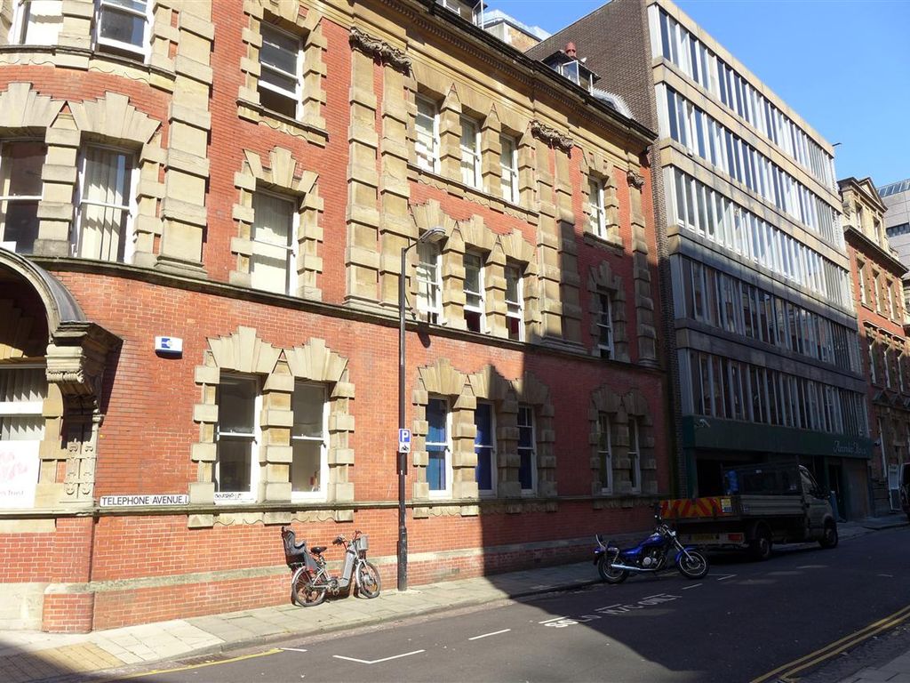 4 bed flat to rent in Alexander House, City Centre, Bristol BS1, £3,040 pcm