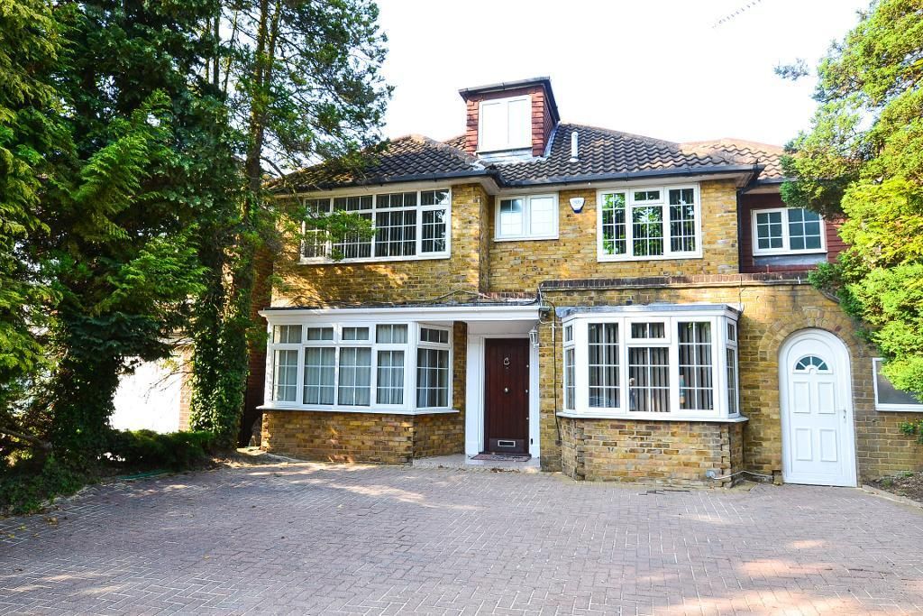 6 bed detached house to rent in Fitzalan Road, Finchley N3, £5,633 pcm