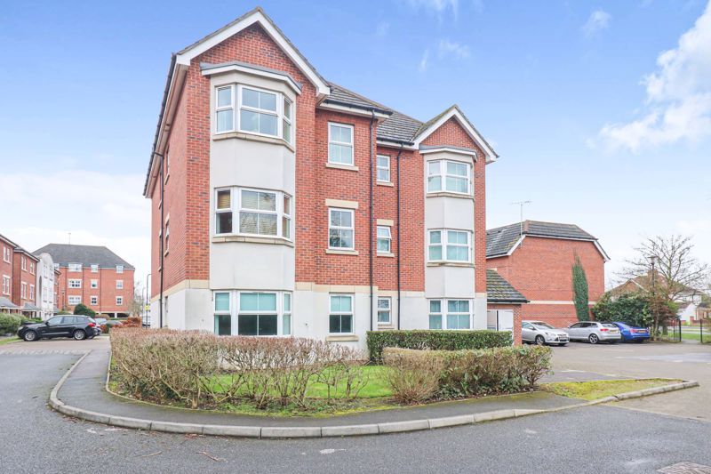 2 bed flat to rent in Tobermory Close, Langley - 2 Bed, 2 Bath Ground Floor Apartment SL3, £1,450 pcm