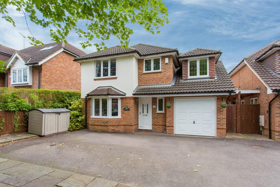 4 bed detached house to rent in Shelley Lane, Harefield, Uxbridge UB9, £2,850 pcm