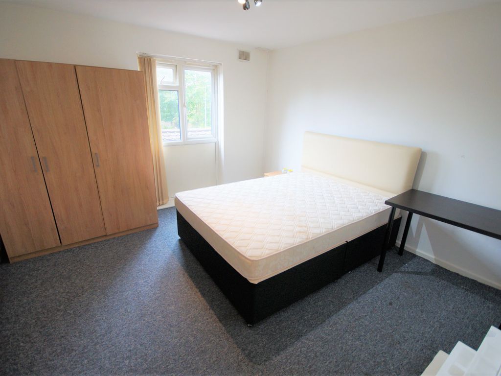 4 bed end terrace house to rent in Waterloo Street, Coventry CV1, £1,300 pcm