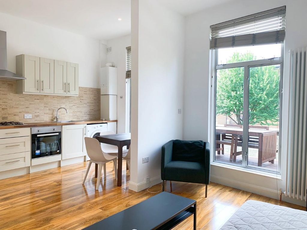 1 bed flat to rent in The Vale, Acton, London W3, £1,600 pcm