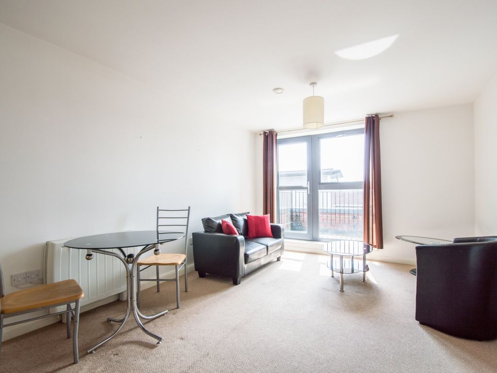 1 bed flat to rent in Fleet Street, Swindon SN1, £800 pcm