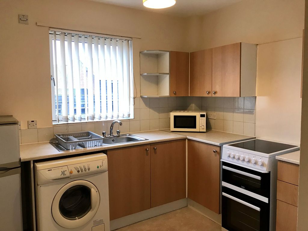 2 bed flat to rent in Virginia Street, Aberdeen AB11, £680 pcm