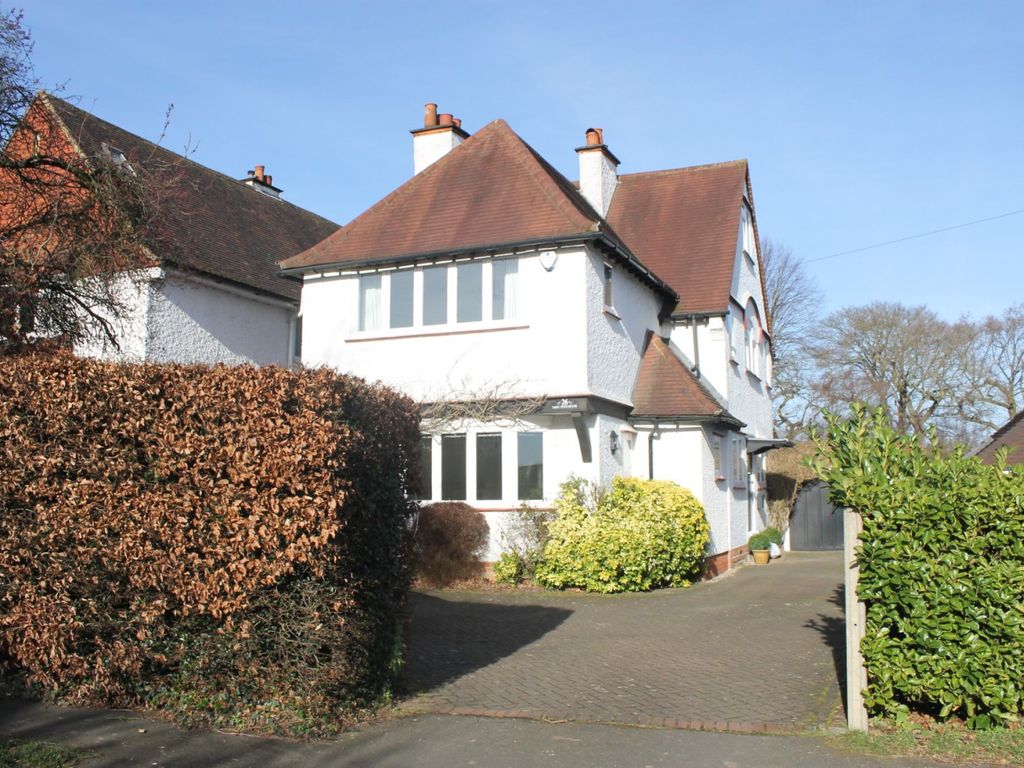 4 bed detached house to rent in Austenway, Chalfont St. Peter, Gerrards Cross, Buckinghamshire SL9, £4,000 pcm