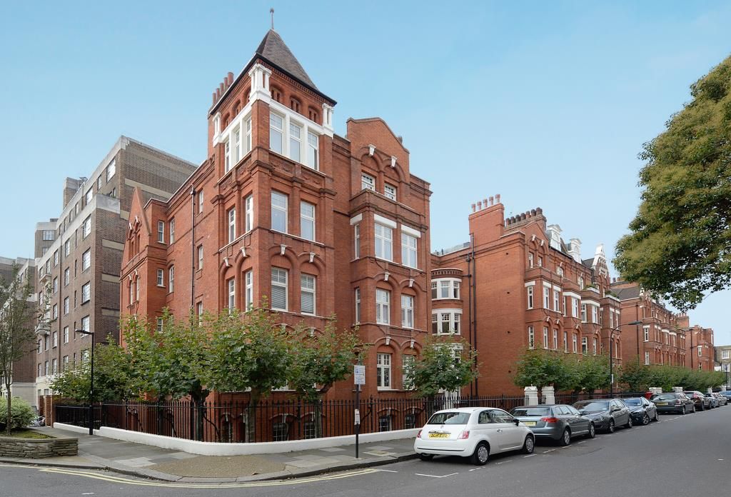 2 bed flat to rent in Hamlet Gardens, London W6, £3,680 pcm