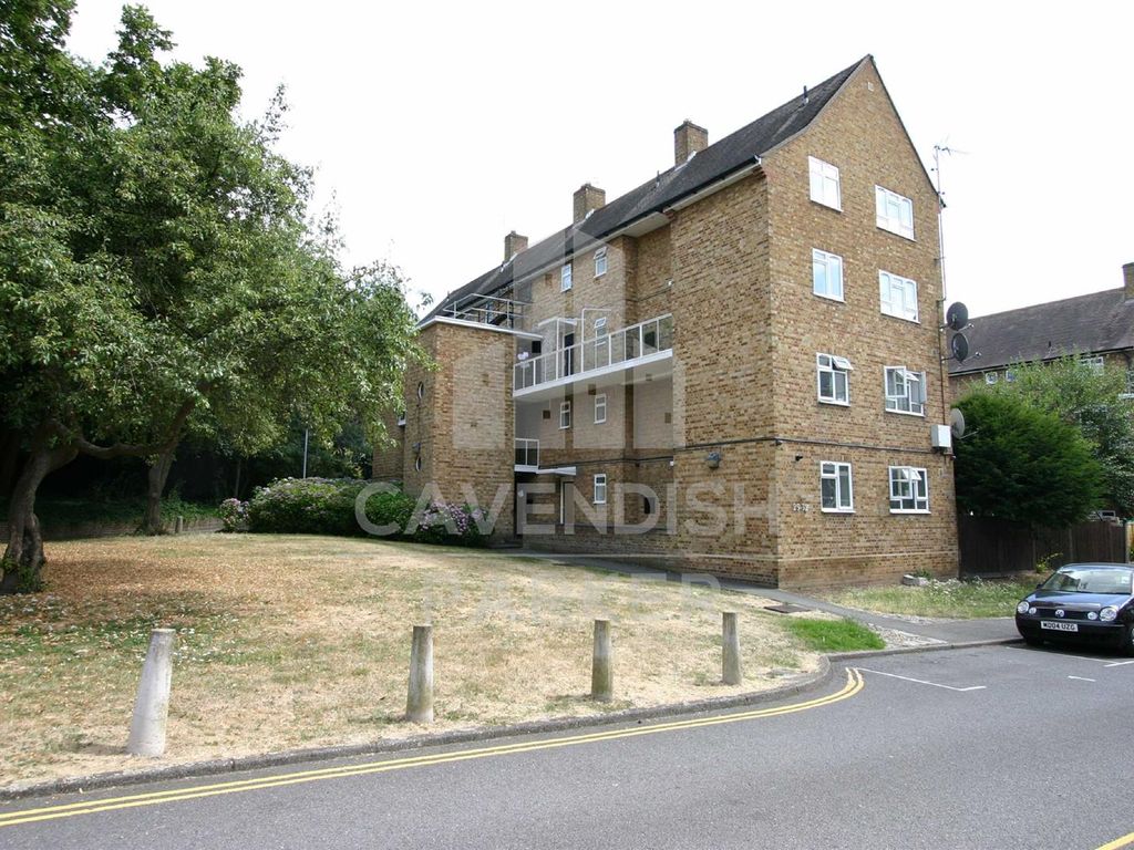 3 bed flat for sale in Finchley Road, Finchley Road NW3, £620,000