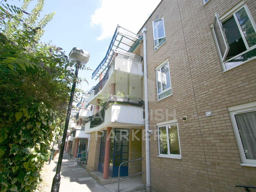 1 bed flat for sale in Aspern Grove, Belsize Park NW3, £525,000