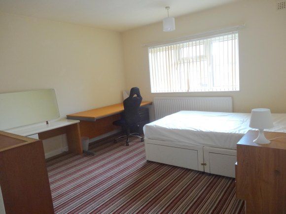 Room to rent in John Rous Avenue, Coventry, West Midlands CV4, £563 pppm