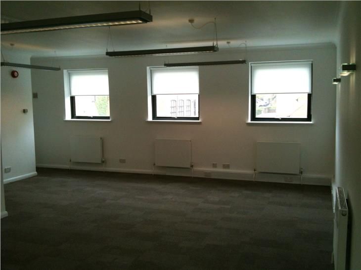 Office to let in First Floor 7 Warren Yard, Warren Park, Milton Keynes, Buckinghamshire MK12, £9,600 pa