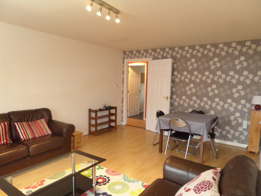 2 bed flat to rent in Grovepark Street, Glasgow G20, £1,250 pcm
