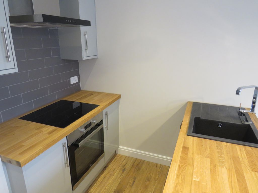 1 bed flat to rent in Rawden Place, Cardiff CF11, £800 pcm
