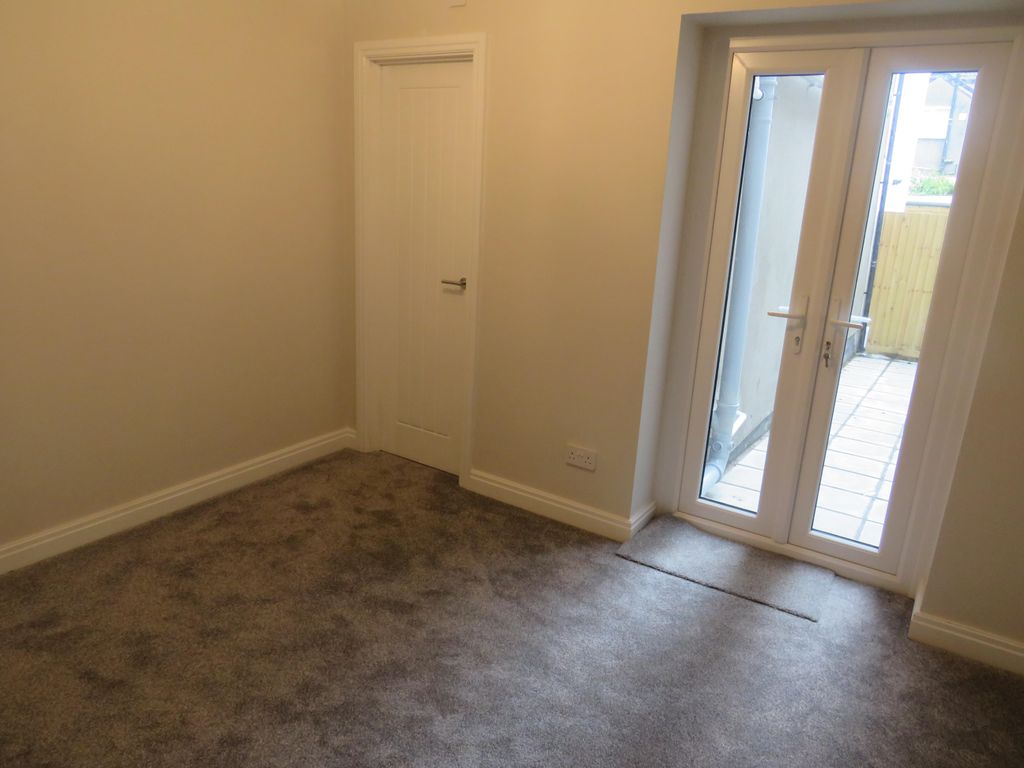 1 bed flat to rent in Rawden Place, Cardiff CF11, £800 pcm