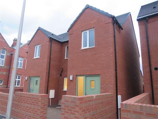 3 bed semi-detached house to rent in Crocketts Lane, Smethwick, Birmingham B66, £1,300 pcm