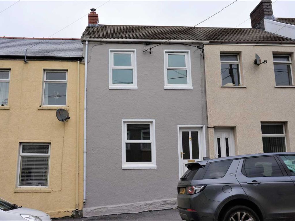 2 bed terraced house to rent in High Street, Tumble, Llanelli SA14, £695 pcm