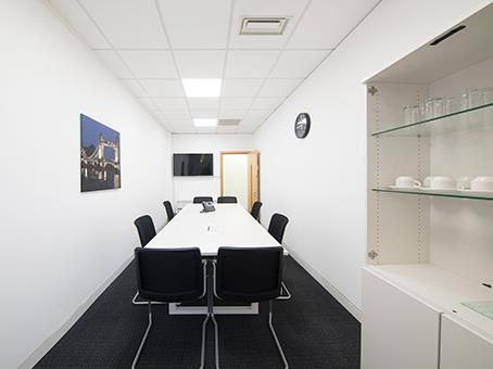 Serviced office to let in St Mary's Court, The Broadway, Amersham, Bucks HP7, Non quoting