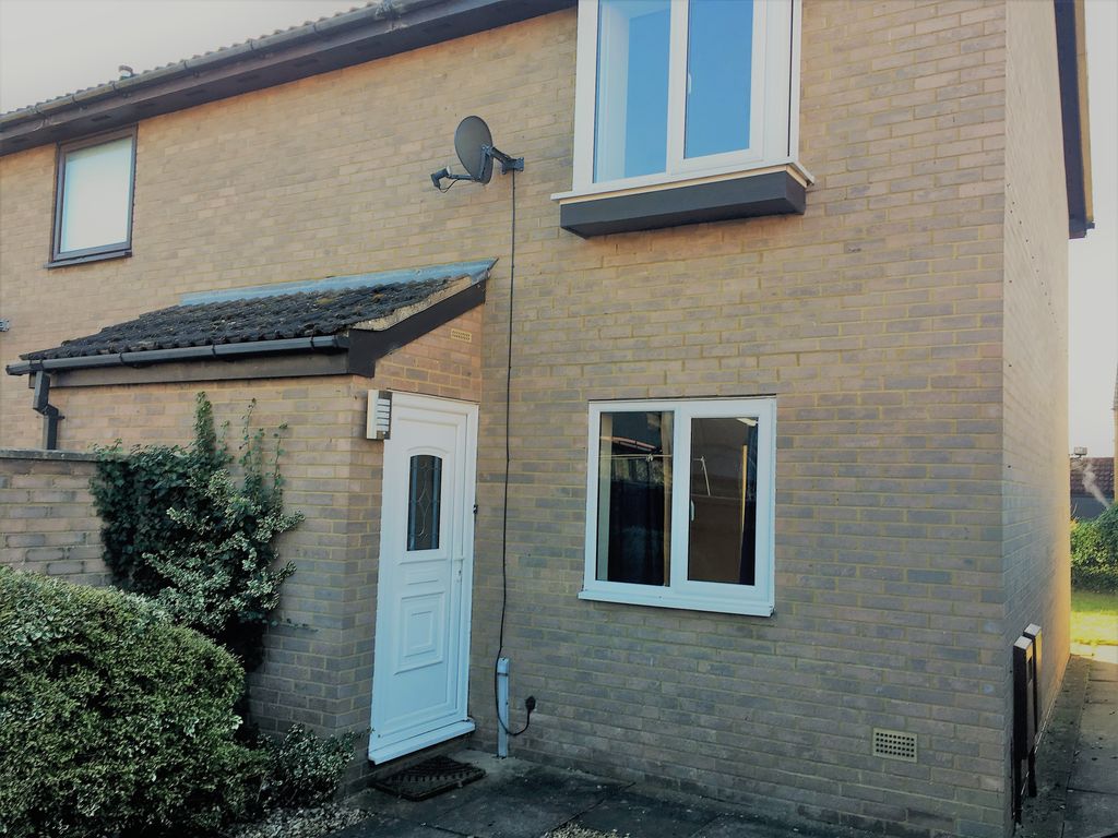 2 bed end terrace house to rent in Redcot Gardens, Stamford PE9, £925 pcm