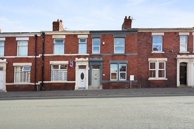 5 bed terraced house to rent in Plungington Road, Preston, Lancashire PR2, £2,395 pcm