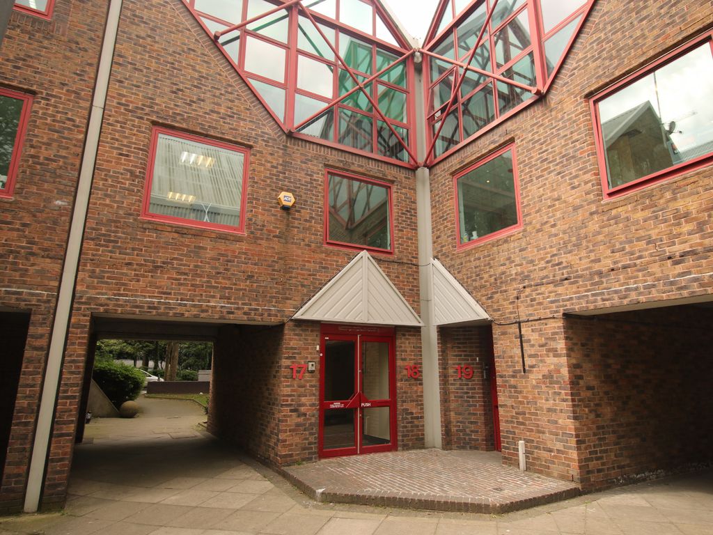 Office to let in Skylines Village, Limeharbour, London E14, £45,000 pa
