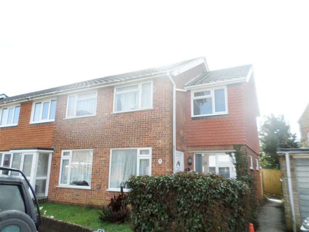 5 bed end terrace house to rent in Hanover Place, Canterbury CT2, £2,000 pcm